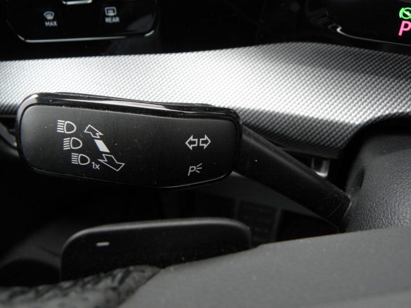 VOLKSWAGEN GOLF 1.5 E-TSI EVO2 150 CH R-LINE DSG7 / 8 CH 2024