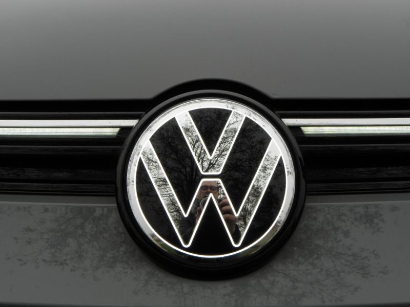 VOLKSWAGEN GOLF 1.5 E-TSI EVO2 150 CH R-LINE DSG7 / 8 CH 2024