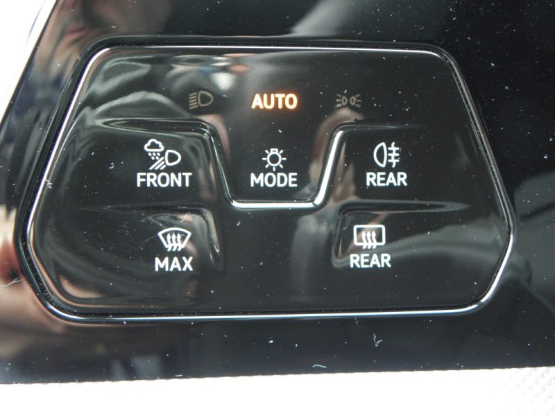 VOLKSWAGEN GOLF 1.5 E-TSI EVO2 150 CH R-LINE DSG7 / 8 CH 2024