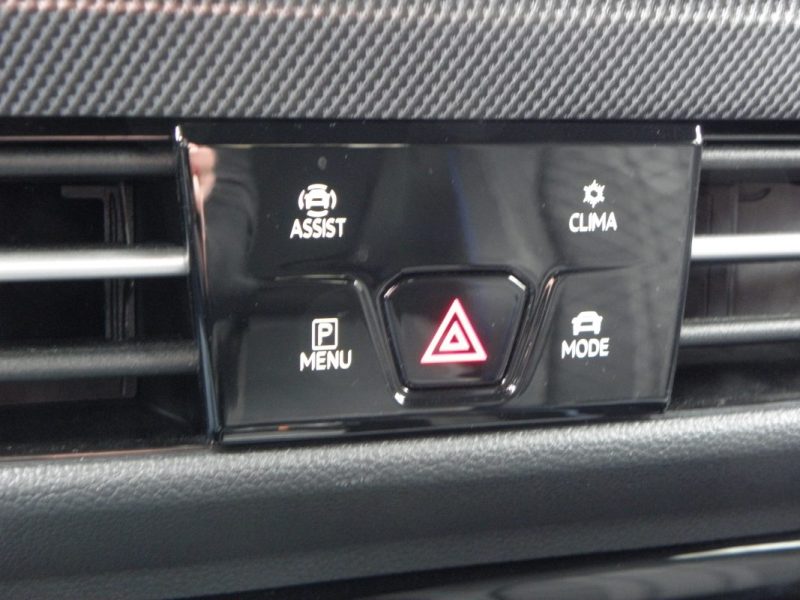 VOLKSWAGEN GOLF 1.5 E-TSI EVO2 150 CH R-LINE DSG7 / 8 CH 2024