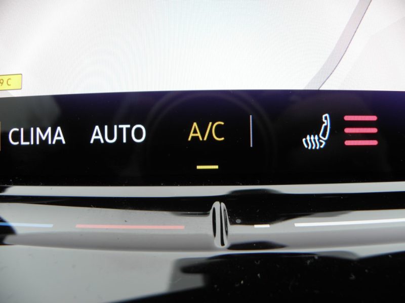 VOLKSWAGEN GOLF 1.5 E-TSI EVO2 150 CH R-LINE DSG7 / 8 CH 2024