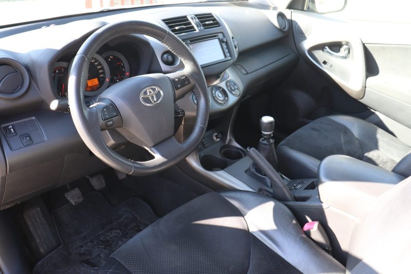 Toyota RAV4 III 2.2 D-4D 150 Lounge 4WD