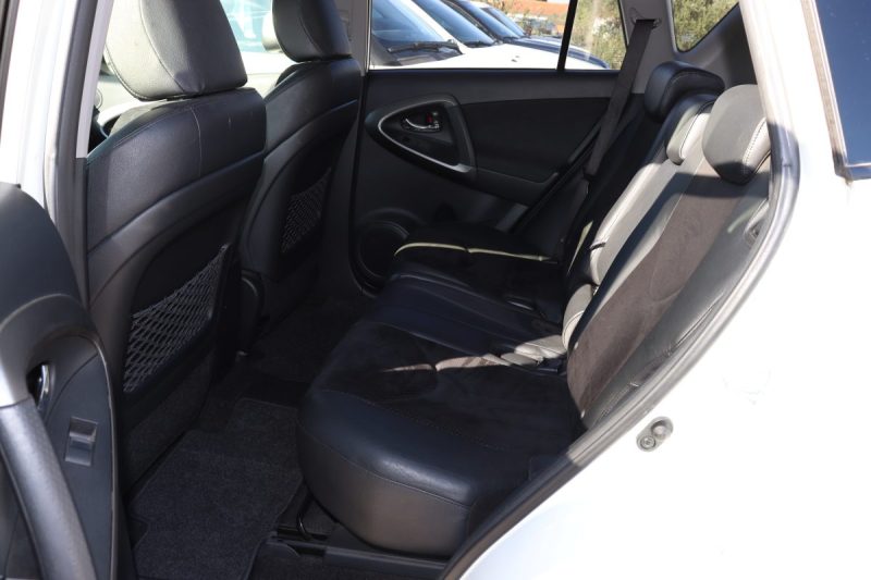 Toyota RAV4 III 2.2 D-4D 150 Lounge 4WD