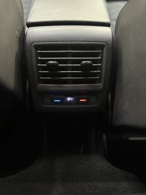 Volkswagen Golf VIII (8) R-Line 1st 2.0 TDI SCR 150ch DSG7 - Toit ouvrant/LED Ambiance/IQ Light