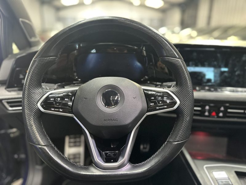 Volkswagen Golf VIII (8) R-Line 1st 2.0 TDI SCR 150ch DSG7 - Toit ouvrant/LED Ambiance/IQ Light