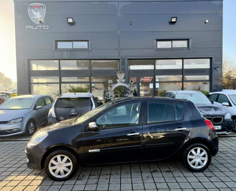 RENAULT CLIO III 1.6 16V 110CH EXCEPTION TOMTOM BVA 5P 2010