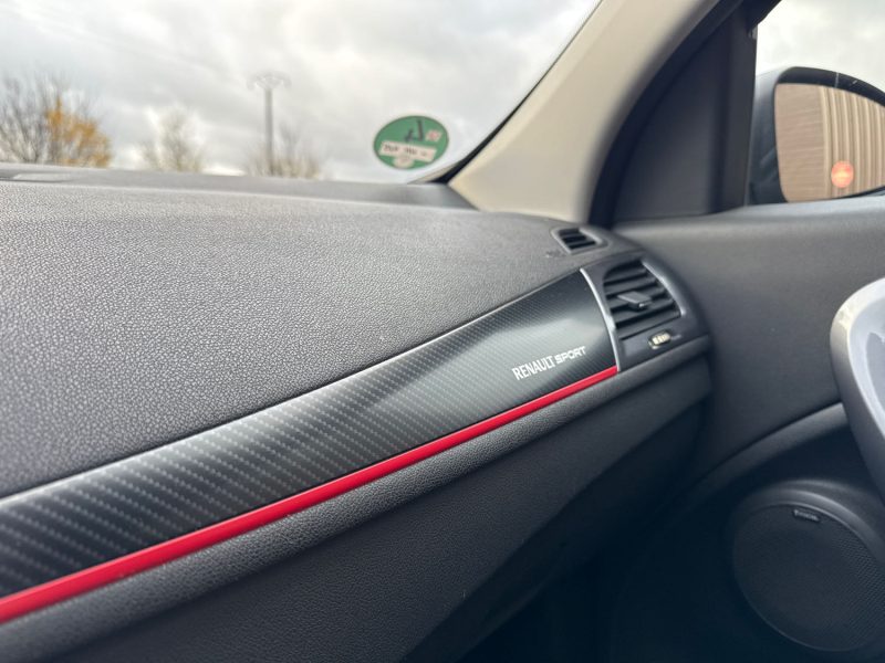 RENAULT MEGANE ESTATE GT 2.0 Tce 220