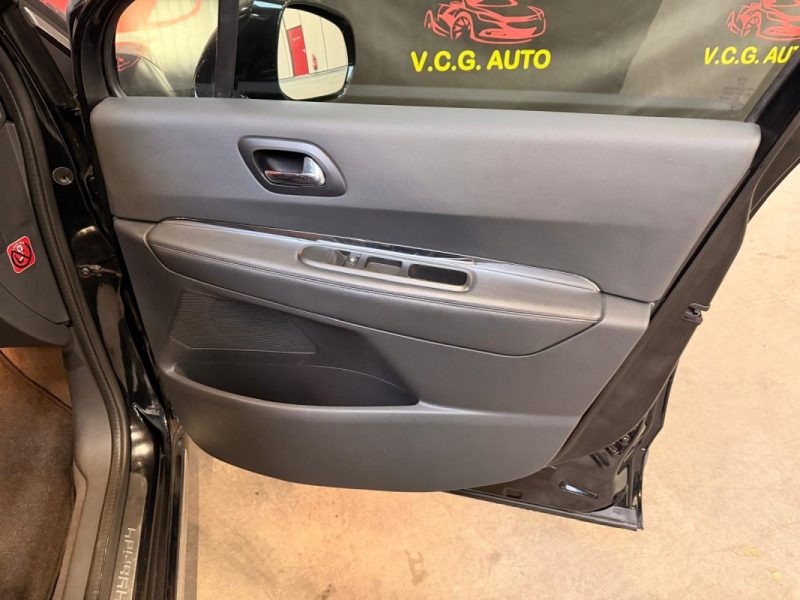 PEUGEOT 3008 2.0 HDi 163+37 Hybrid4 200cv 