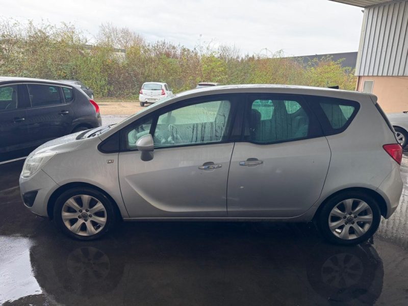 OPEL MERIVA B 1.7 CDTI 110 Cosmo pour pieces 