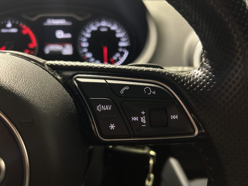 AUDI A3 2.0 TDI 150 S LINE S TRONIC CARPLAY SUIVI COMPLET