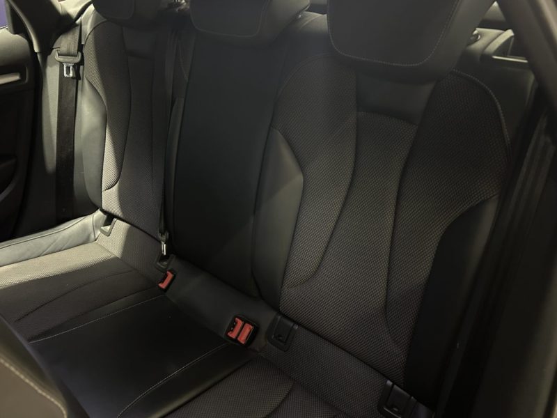 AUDI A3 2.0 TDI 150 S LINE S TRONIC CARPLAY SUIVI COMPLET