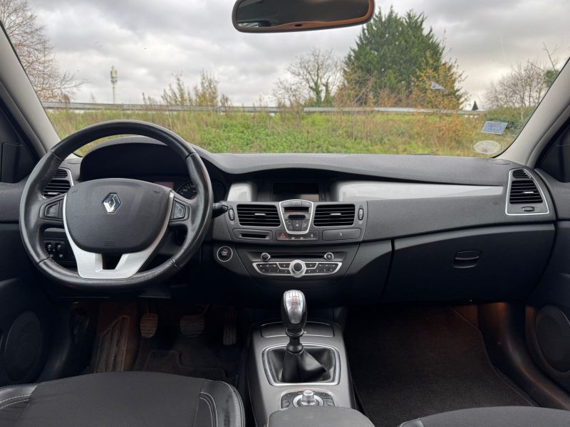 RENAULT LAGUNAIII 2.0 DCI 130CH BLACK EDITION 2013