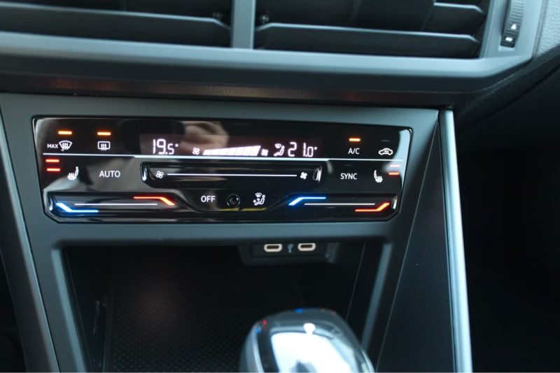 Volkswagen Polo R-Line DSG/LED-Matrix 110CH / 350€ PAR MOIS