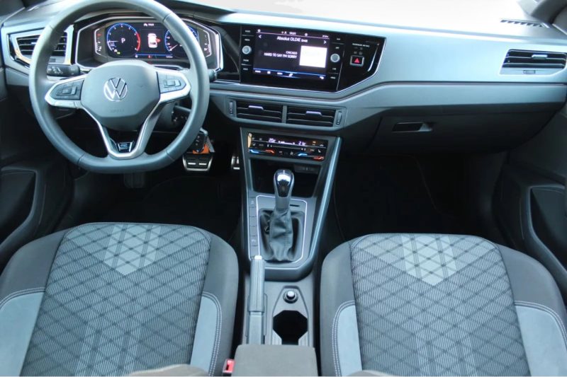 Volkswagen Polo R-Line DSG/LED-Matrix 110CH / 350€ PAR MOIS