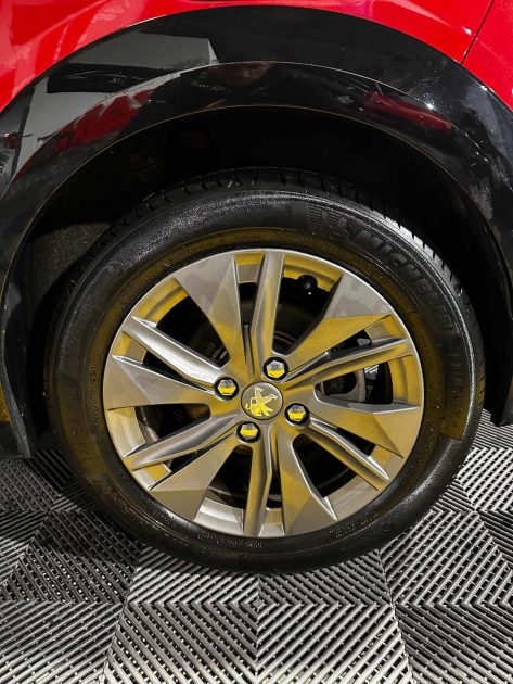 MAGNIFIQUE E-208 ALLURE 136CH (SUIVI D'ENTRETIEN, APPLE CARPLAY, RADAR DE RECUL)