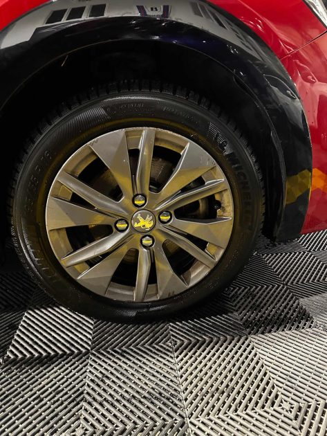 MAGNIFIQUE E-208 ALLURE 136CH (SUIVI D'ENTRETIEN, APPLE CARPLAY, RADAR DE RECUL)