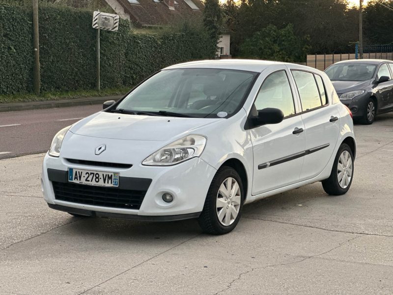 RENAULT CLIO III AUTHENTIQUE 1.2 75 GPL 2010