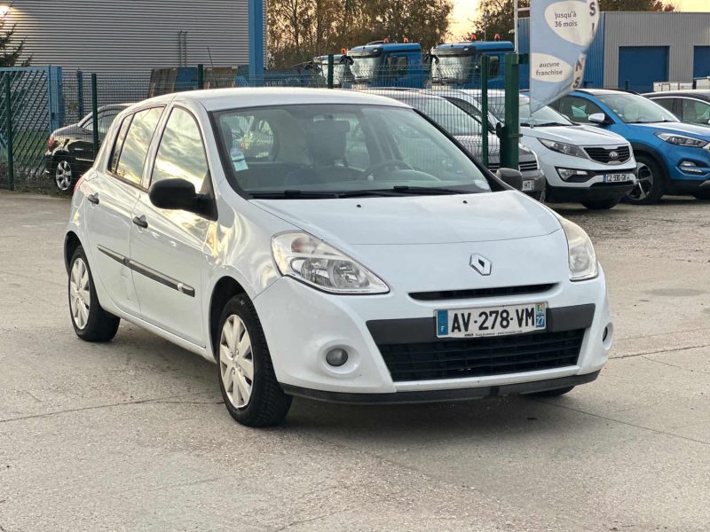 RENAULT CLIO III AUTHENTIQUE 1.2 75 GPL 2010