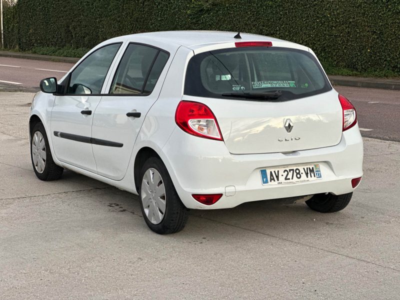 RENAULT CLIO III AUTHENTIQUE 1.2 75 GPL 2010