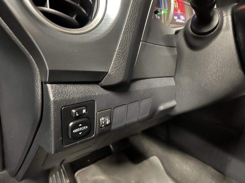 TOYOTA AURIS HYBRID HSD 1.8 VVT-i 136 Cv BOITE AUTO CAMERA RECUL CRIT AIR 1 - GARANTIE 1 AN