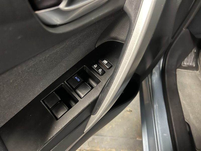 TOYOTA AURIS HYBRID HSD 1.8 VVT-i 136 Cv BOITE AUTO CAMERA RECUL CRIT AIR 1 - GARANTIE 1 AN