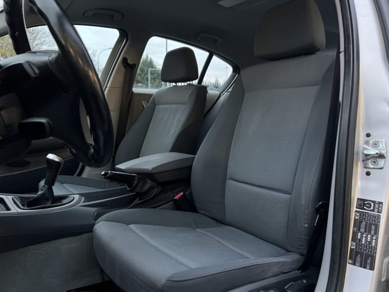 BMW SERIE 1 E87 128i 2.0 130 Cv VENTE EN L ETAT / FRAIS MECANIQUES A PREVOIR LIRE L ANNONCE