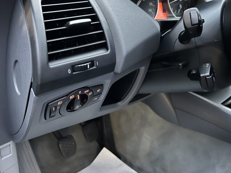 BMW SERIE 1 E87 128i 2.0 130 Cv VENTE EN L ETAT / FRAIS MECANIQUES A PREVOIR LIRE L ANNONCE