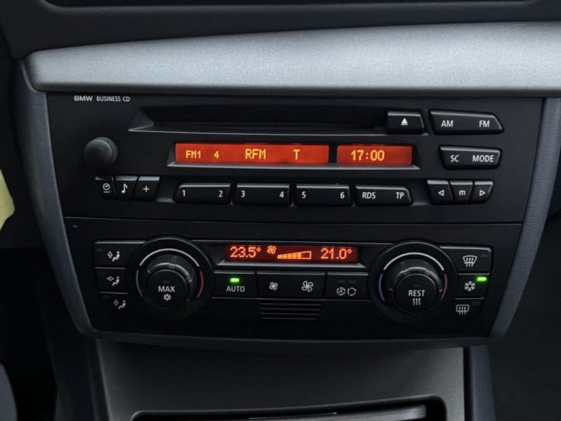 BMW SERIE 1 E87 128i 2.0 130 Cv VENTE EN L ETAT / FRAIS MECANIQUES A PREVOIR LIRE L ANNONCE