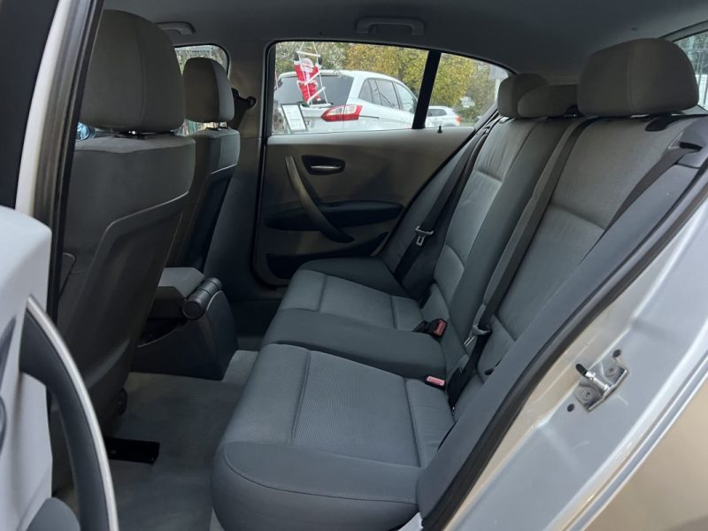 BMW SERIE 1 E87 128i 2.0 130 Cv VENTE EN L ETAT / FRAIS MECANIQUES A PREVOIR LIRE L ANNONCE