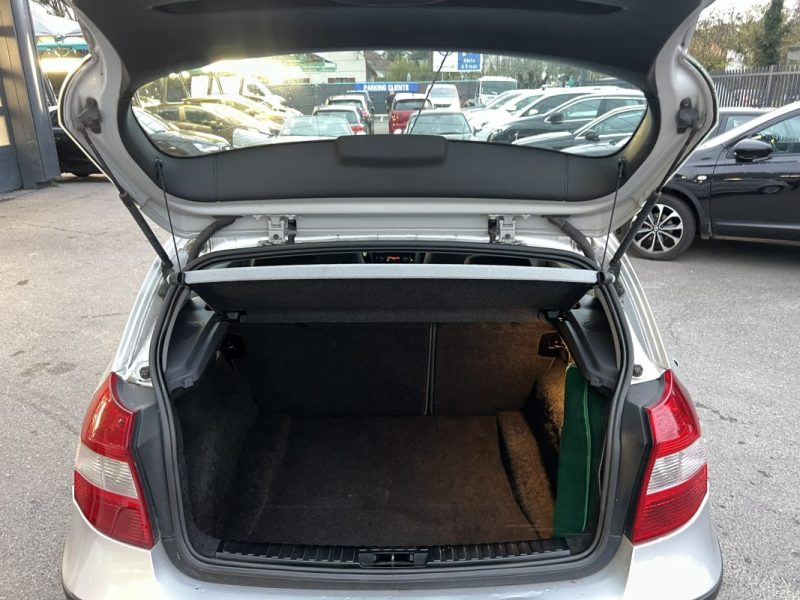 BMW SERIE 1 E87 128i 2.0 130 Cv VENTE EN L ETAT / FRAIS MECANIQUES A PREVOIR LIRE L ANNONCE