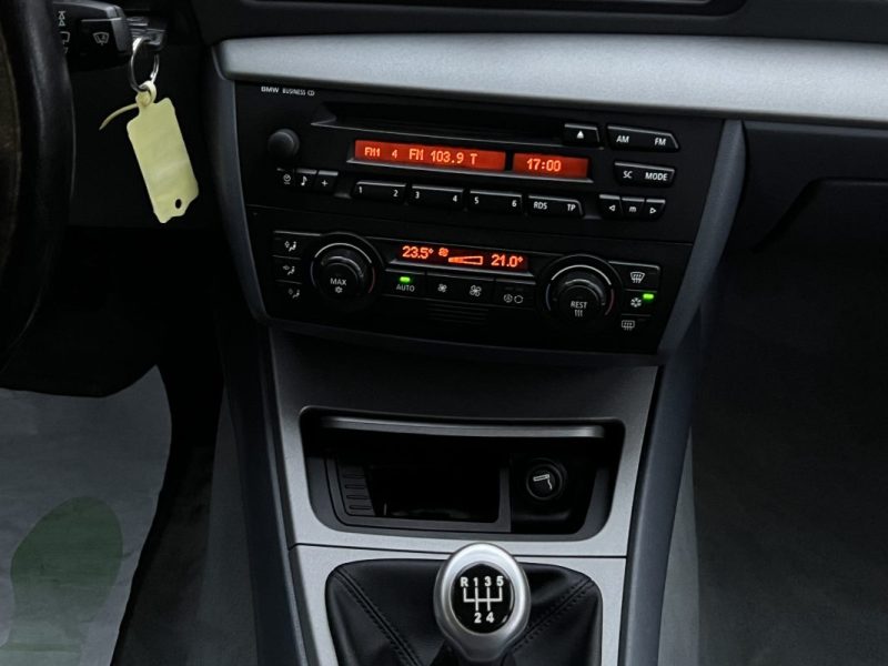 BMW SERIE 1 E87 128i 2.0 130 Cv VENTE EN L ETAT / FRAIS MECANIQUES A PREVOIR LIRE L ANNONCE