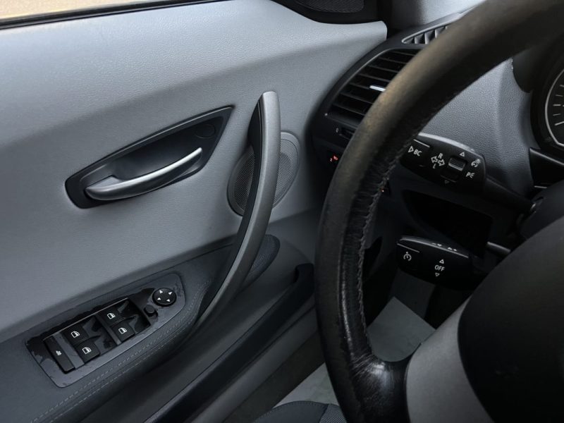 BMW SERIE 1 E87 128i 2.0 130 Cv VENTE EN L ETAT / FRAIS MECANIQUES A PREVOIR LIRE L ANNONCE