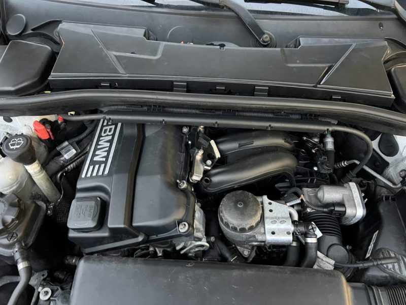 BMW SERIE 1 E87 128i 2.0 130 Cv VENTE EN L ETAT / FRAIS MECANIQUES A PREVOIR LIRE L ANNONCE