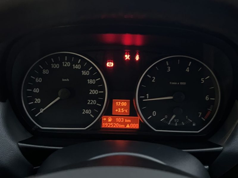 BMW SERIE 1 E87 128i 2.0 130 Cv VENTE EN L ETAT / FRAIS MECANIQUES A PREVOIR LIRE L ANNONCE