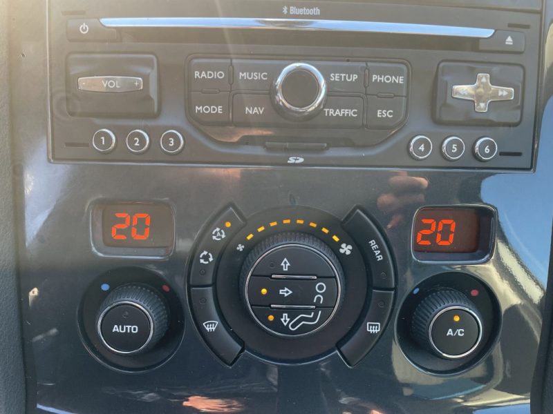 PEUGEOT 5008 1.6 HDI   110 CV  GARANTIE 3/12 MOIS 1.6 HDI 2012