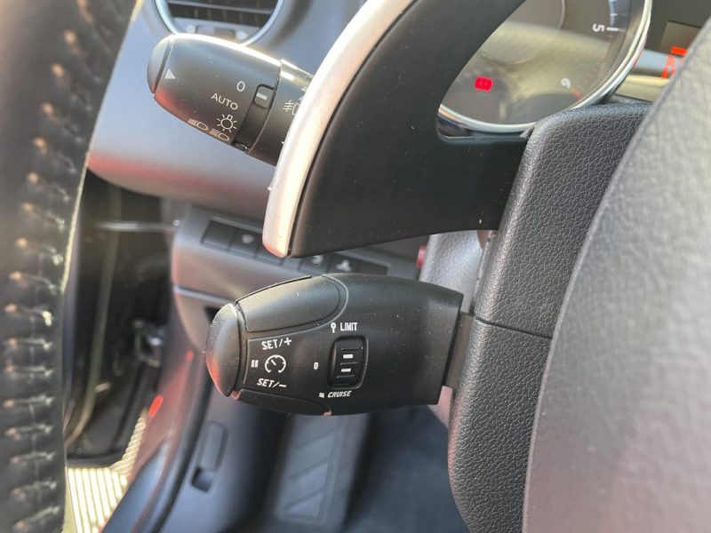 PEUGEOT 5008 1.6 HDI   110 CV  GARANTIE 3/12 MOIS 1.6 HDI 2012