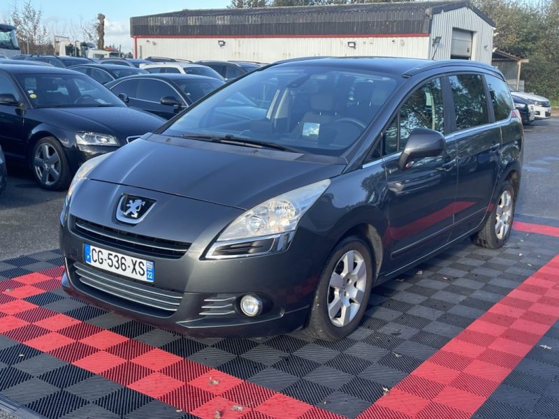 PEUGEOT 5008 1.6 HDI   110 CV  GARANTIE 3/12 MOIS 1.6 HDI 2012