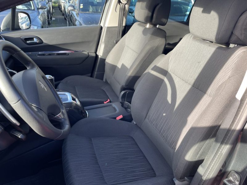 PEUGEOT 5008 1.6 HDI   110 CV  GARANTIE 3/12 MOIS 1.6 HDI 2012