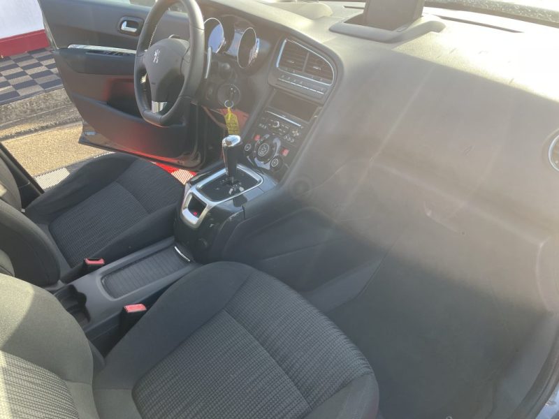 PEUGEOT 5008 1.6 HDI   110 CV  GARANTIE 3/12 MOIS 1.6 HDI 2012