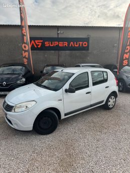 DACIA SANDERO 1.4I - 8V 2010