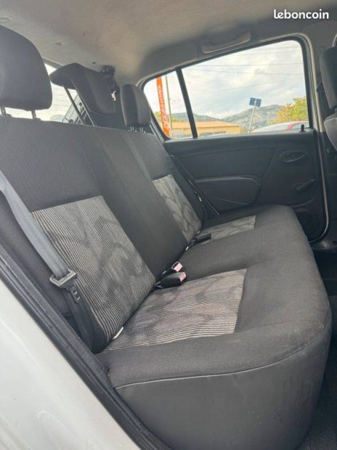 DACIA SANDERO 1.4I - 8V 2010