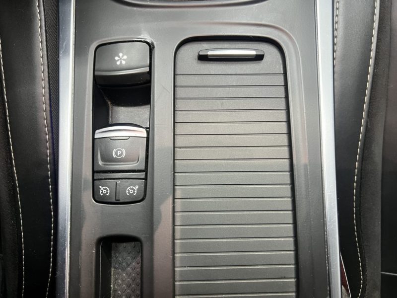 Renault Megane IV 1.6 dCi 130ch Energy Intens - Moteur a chaine / Éclairage d'ambiance / Caméra