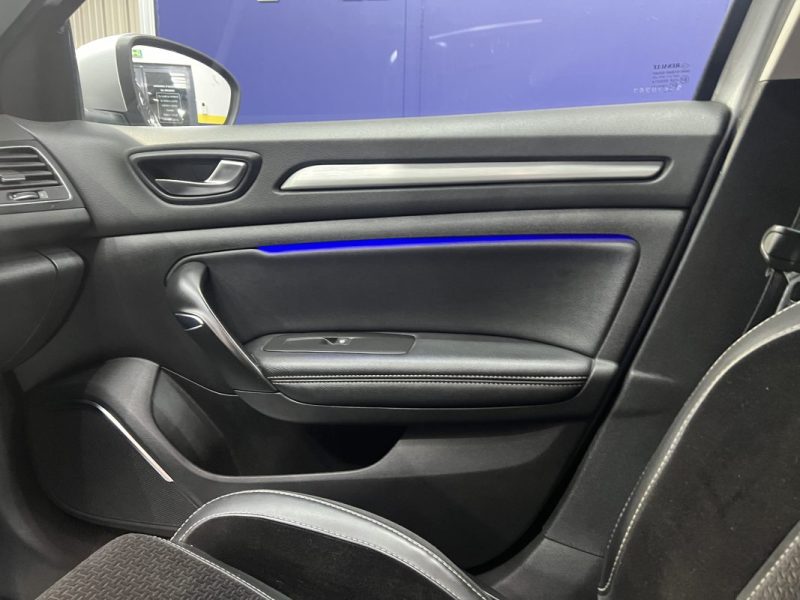 Renault Megane IV 1.6 dCi 130ch Energy Intens - Moteur a chaine / Éclairage d'ambiance / Caméra