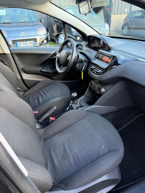 PEUGEOT 208 BUSINESS 