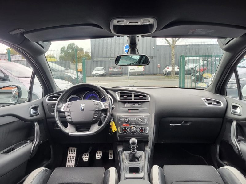 CITROEN DS4 1.6 e-HDI 110 cv - GARANTIE 12 mois - So Chic