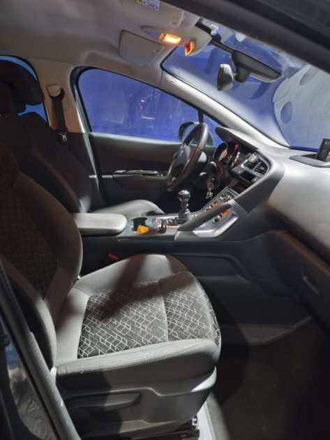 PEUGEOT 3008 1.6 BLUEHDI 120 CV FINITION STYLE  1.6 BLUEHDI 120CH BUSINESS S&S 2015