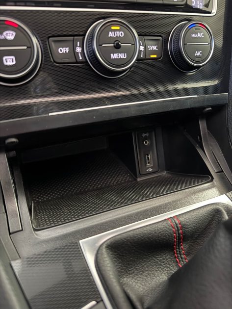 Volkswagen Golf 7 GTI - 220 CH - Boite manuelle - 99.000 km - 5 Portes - Garantie 1an - Révisée 