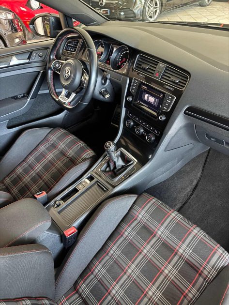 Volkswagen Golf 7 GTI - 220 CH - Boite manuelle - 99.000 km - 5 Portes - Garantie 1an - Révisée 