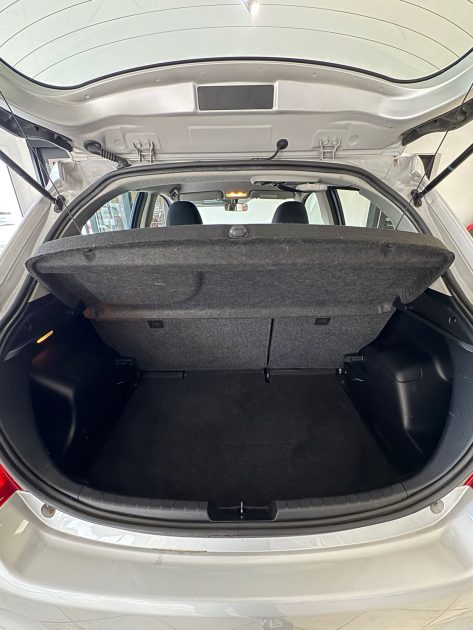 Toyota Yaris 1.3 100Ch - 69.800km - Garantie 1an - Très propre  - Révisée - CT ok 