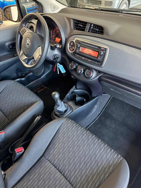 Toyota Yaris 1.3 100Ch - 69.800km - Garantie 1an - Très propre  - Révisée - CT ok 